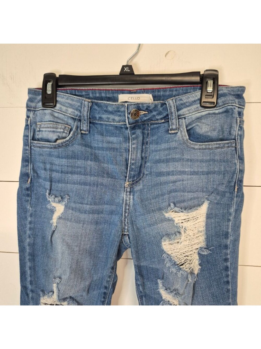 Cello Women's Distressed Mid-Rise Skinny Cropped Jeans Size 7 - Picture 2 of 7